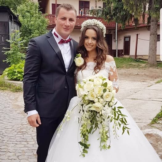 Marian Godină și soția lui s-au… Vezi mai mult