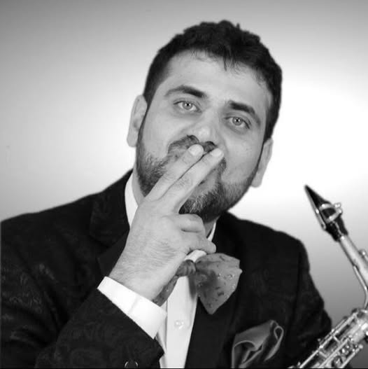 Saxofonistul Memiş Selciuc s-a stins din viață la 47 de ani, după ce i s-a făcut rău la o nuntă. Colegii de breaslă sunt în stare de șoc:,,A
