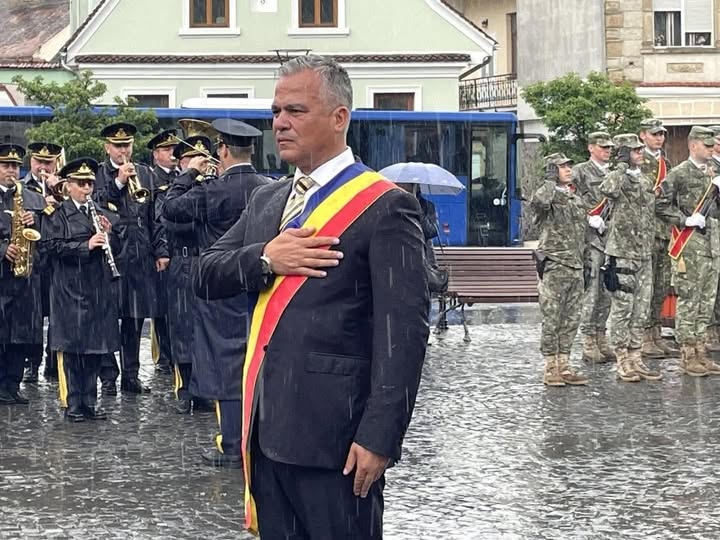 Ce avere are Adrian Veștea, noul premier desemnat de Nicușor Dan..vezi mai mult