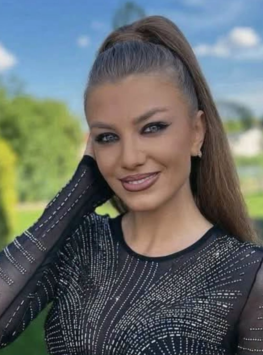 Adio, Valentin Sanfira! Codruța Filip l-a uitat pe fostul soț, și-a refăcut viața cu… Vezi mai mult