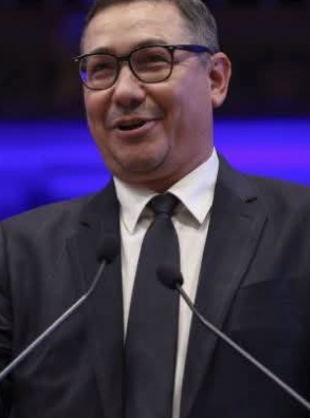 Victor Ponta anunță o răsturnare de situație! Se pregătește un guvern de… Vezi mai mult
