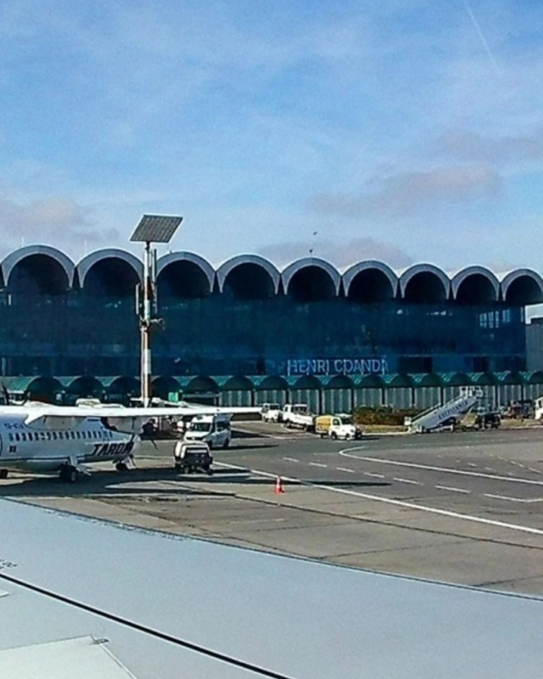 Descoperire uluitoare pe Aeroportul Otopeni: O femeie ascundea 15 acte false. Unde încerca să ajungă