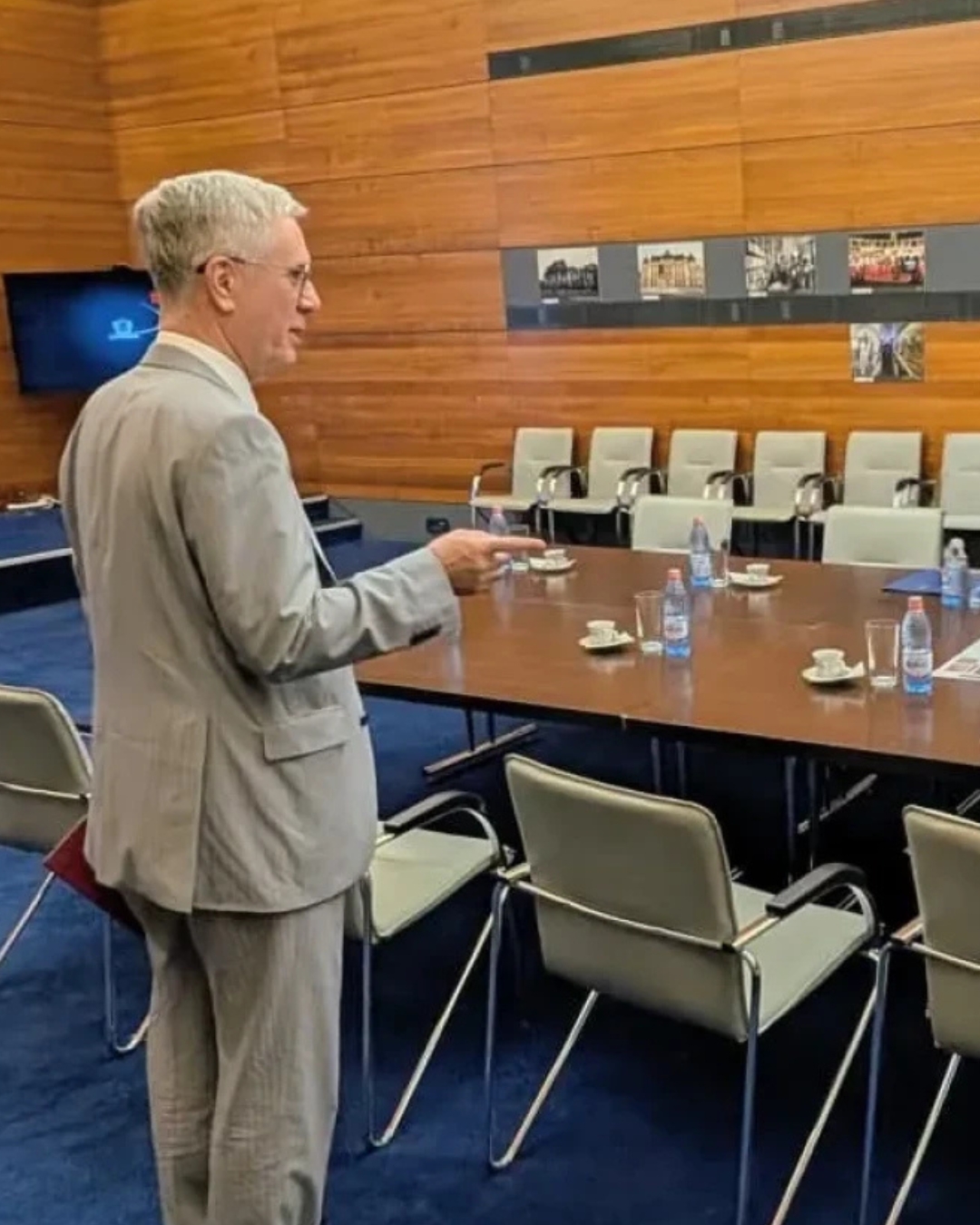 România expulzează un oficial rus