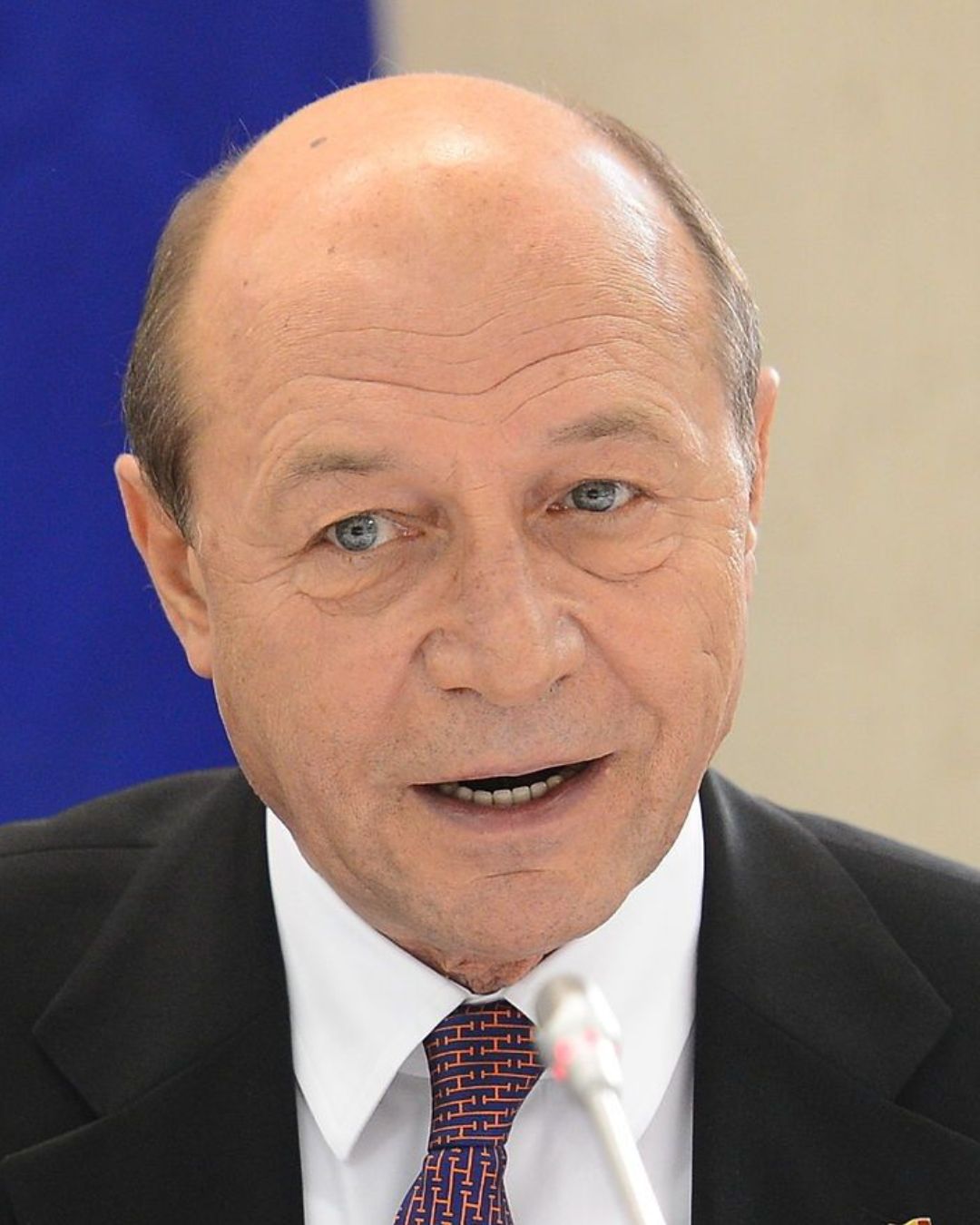 Băsescu, atac dur pe Legea salarizării: „Au ținut-o la sertar și vor să o bage pe gât sindicatelor”