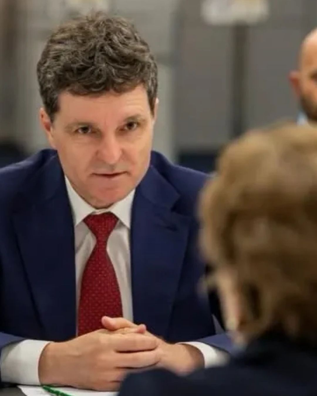 Nicușor Dan vrea să testeze pistolul primit de la Erdogan: „Nu am mai tras din armată”